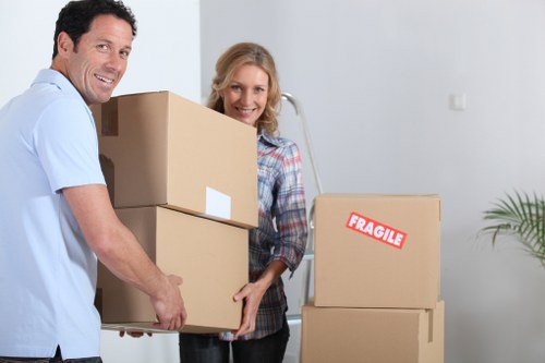A flat move with careful carrying in Hackney Wick